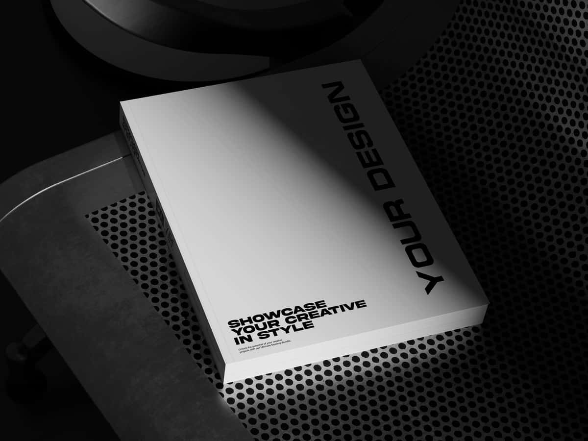 Qorong'i fonli zamonaviy kitob maketi. Muqova dizayni taqdimoti | Modern book mockup with dark background branding cover design presentation 1