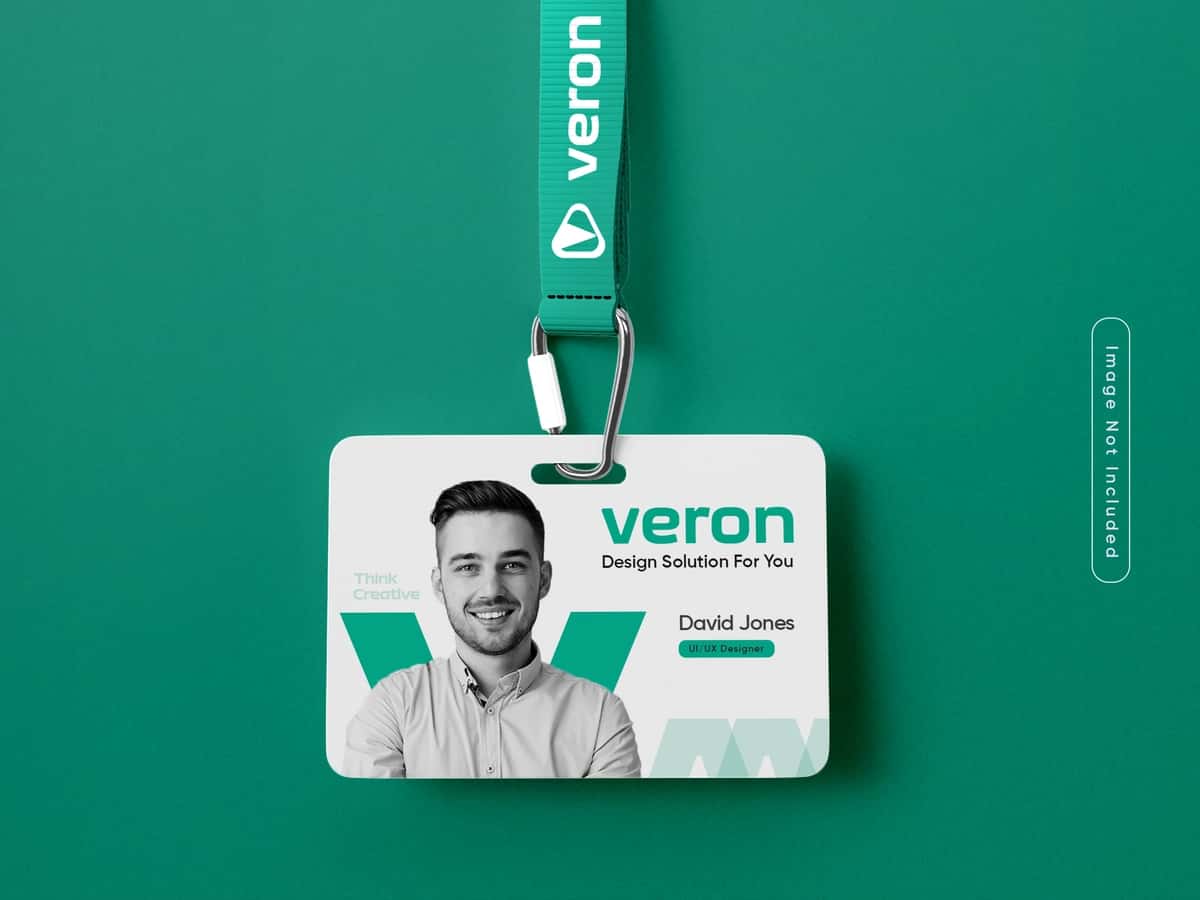 Egasi maketi bilan gorizontal identifikator | Horizontal id card with holder mockup 1