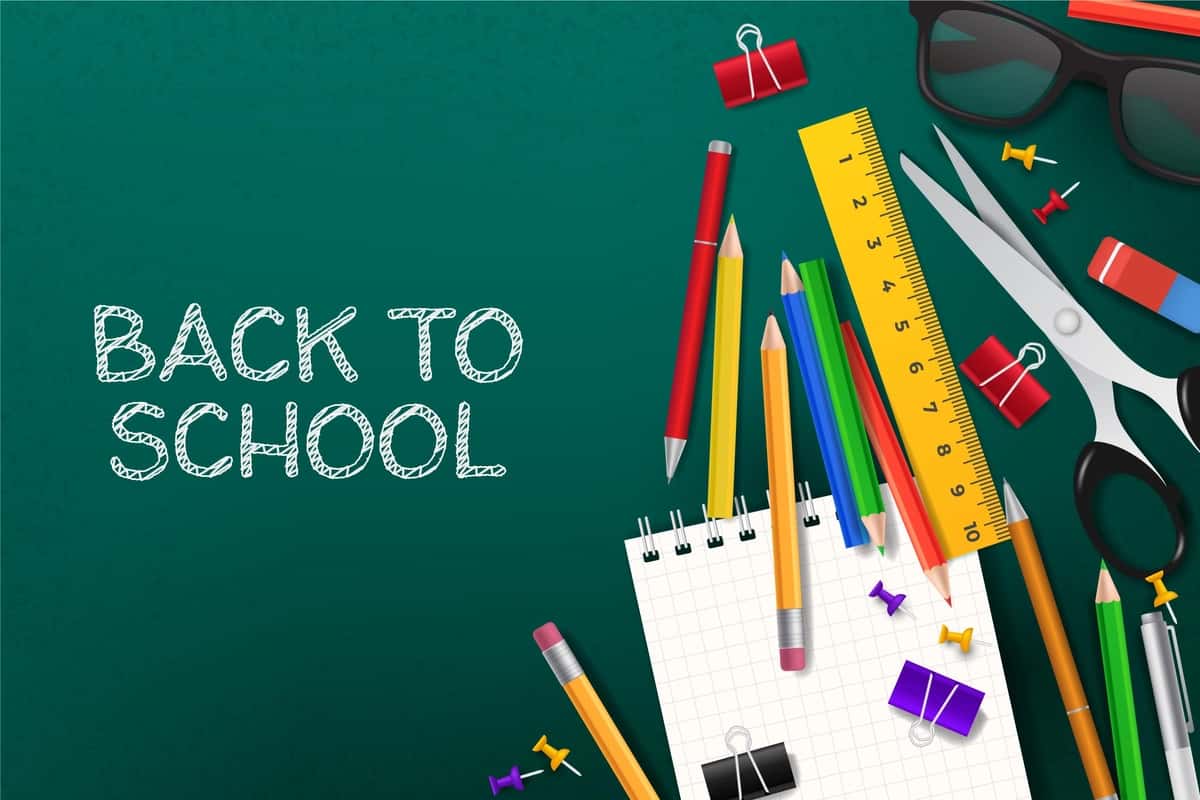 Haqiqiy orqa maktab foni | Realistic back school background 1
