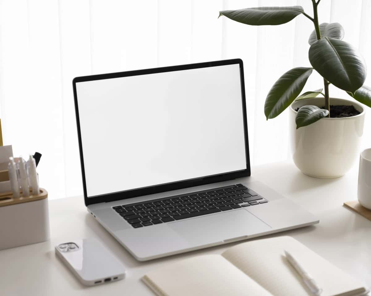 Video konferentsiya noutbuk maketi | Video conference laptop mockup 1