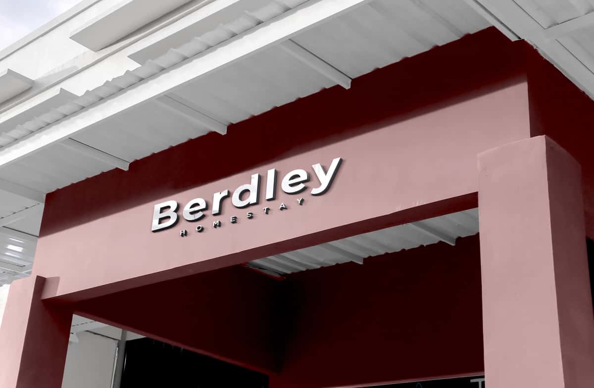 3D logotipi maketi zamonaviy fasad xrom belgisi | 3d logo mockup modern facade chrome sign 1