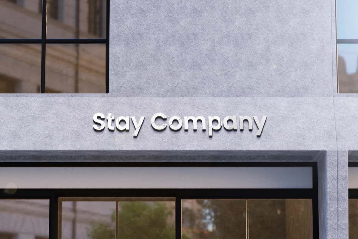 Korporativ logotipli beton jabha maketi | Corporate logo mockup concrete facade 1