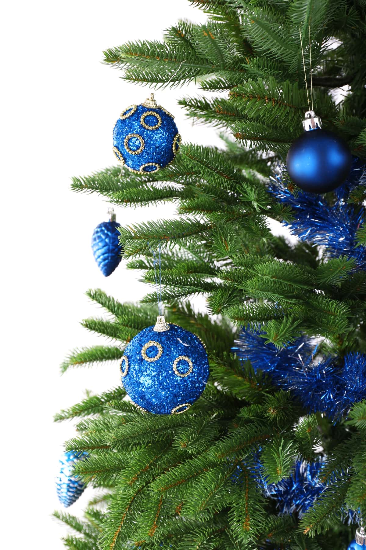 Rojdestvo daraxti oq izolyatsiya qilingan | Christmas tree isolated white 1