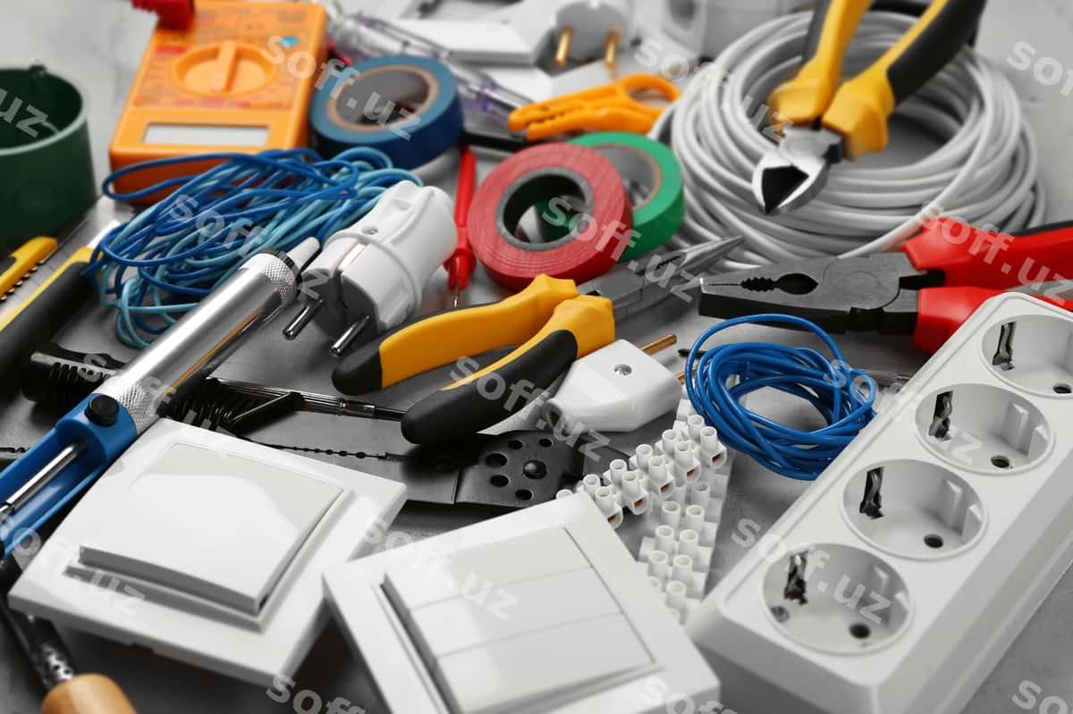 Elektr asboblari kulrang fonda yaqin | Electrician tools grey background closeup 1