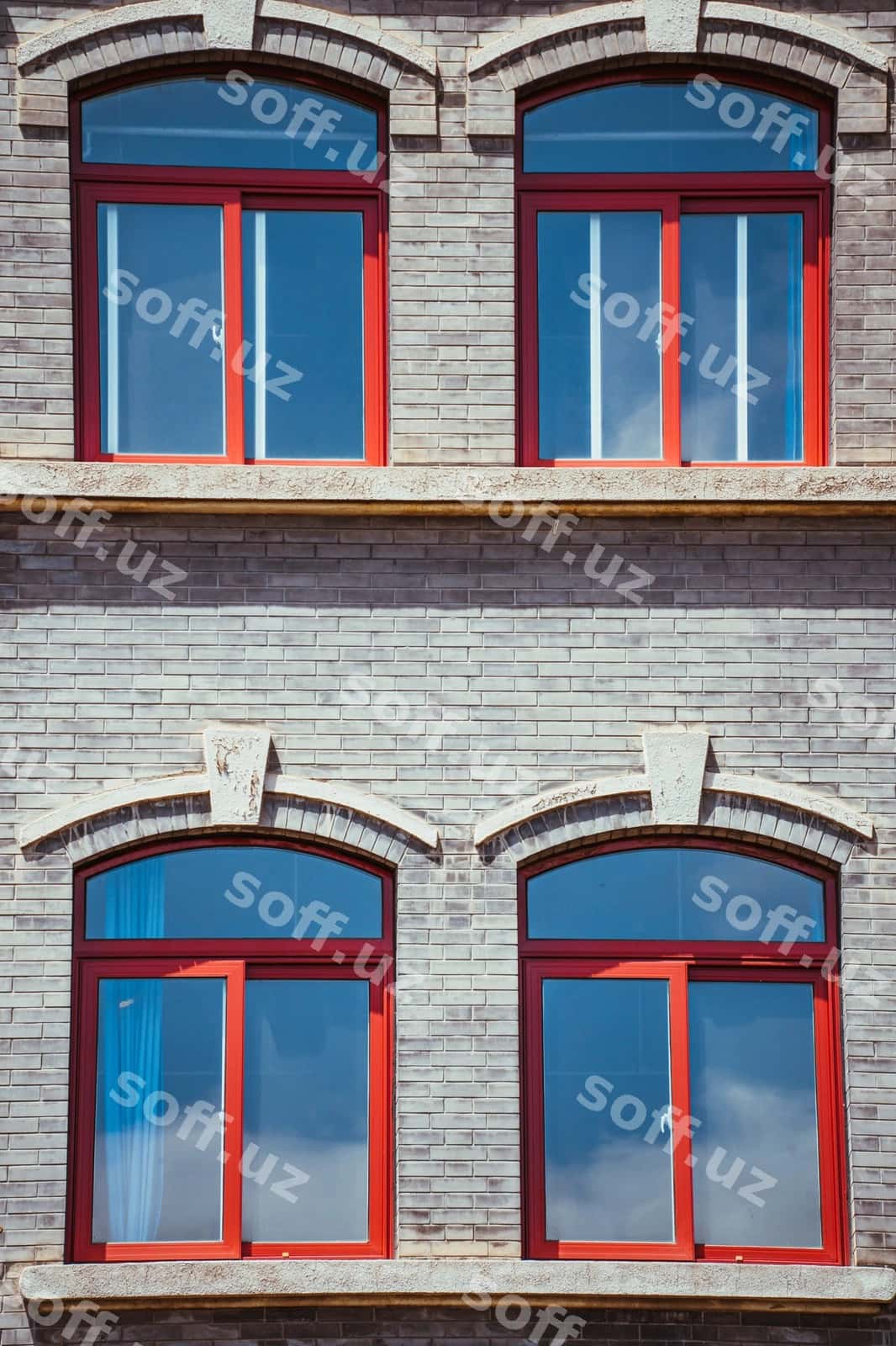 Pastki burchak ko'rinishi oynali bino | Low angle view window building 1