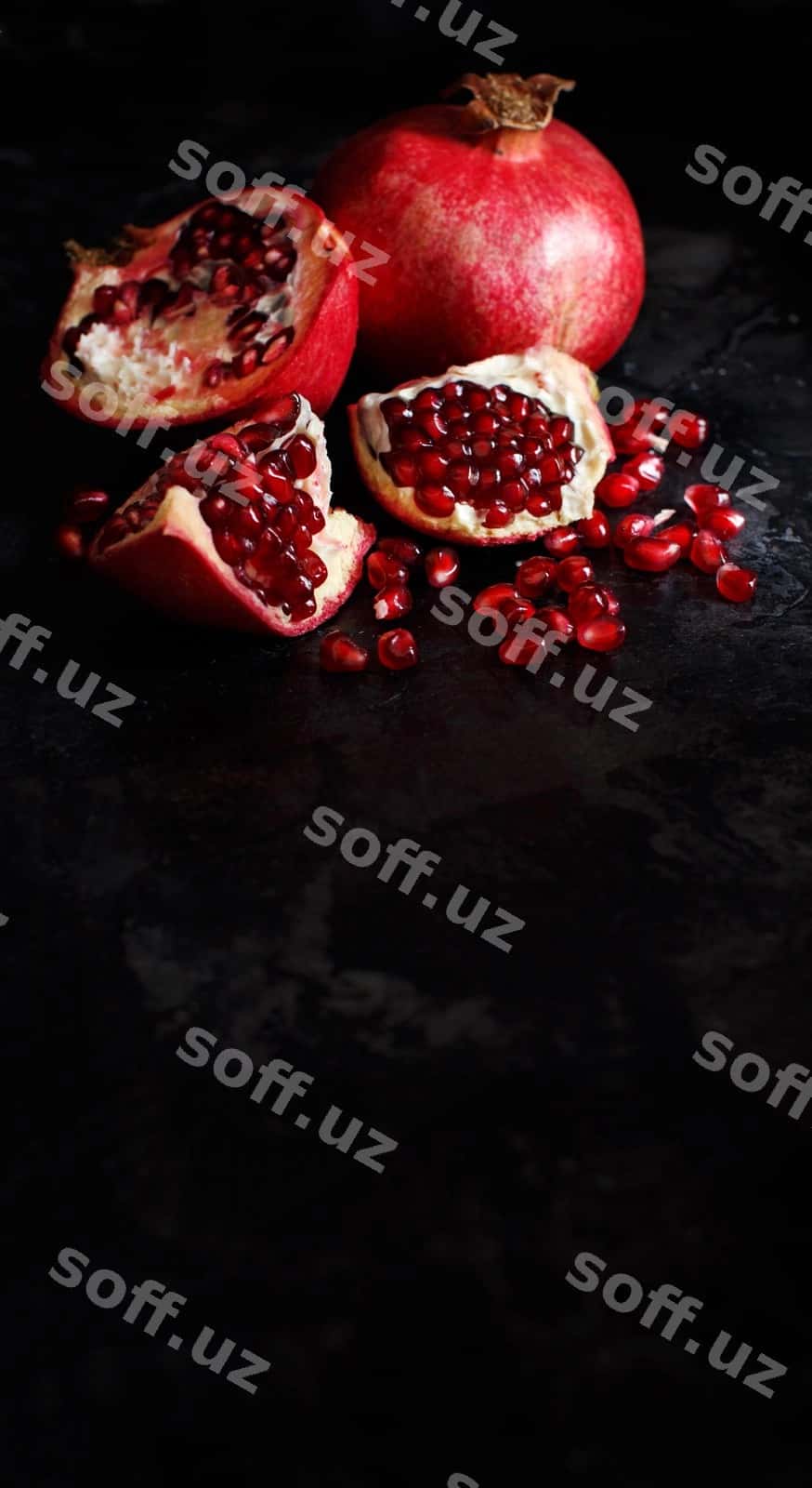 Yangi pishgan anorlarni oching | Open fresh ripe pomegranates 1