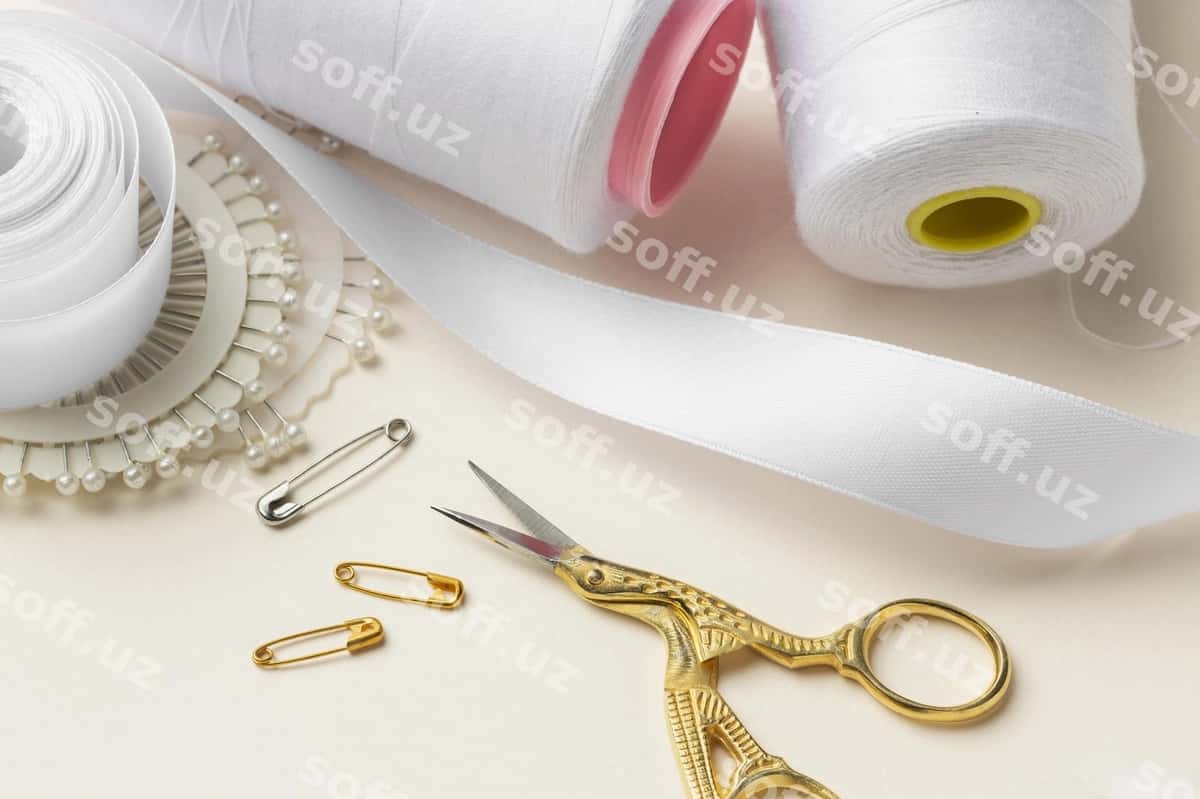 Ipak lentasining haqiqiy kontekst maketi | Silk tape real context mockup 1