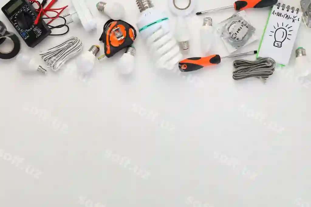 Elektr asboblari kontseptsiyasi bo'sh joy matni | Concept electrician tools space text