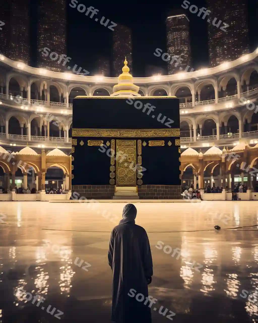 Muslim erkak Makkahda namoz oqiyotgan | Muslim man praying makka