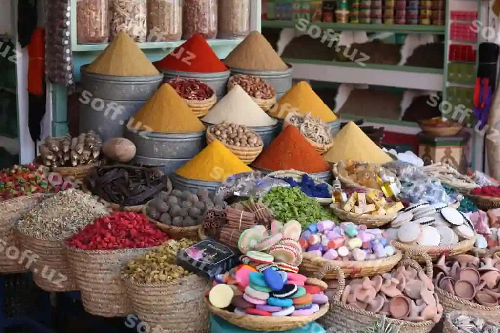 Ziravorlar savdosi yaqindan ko'rish | Close up spices sale