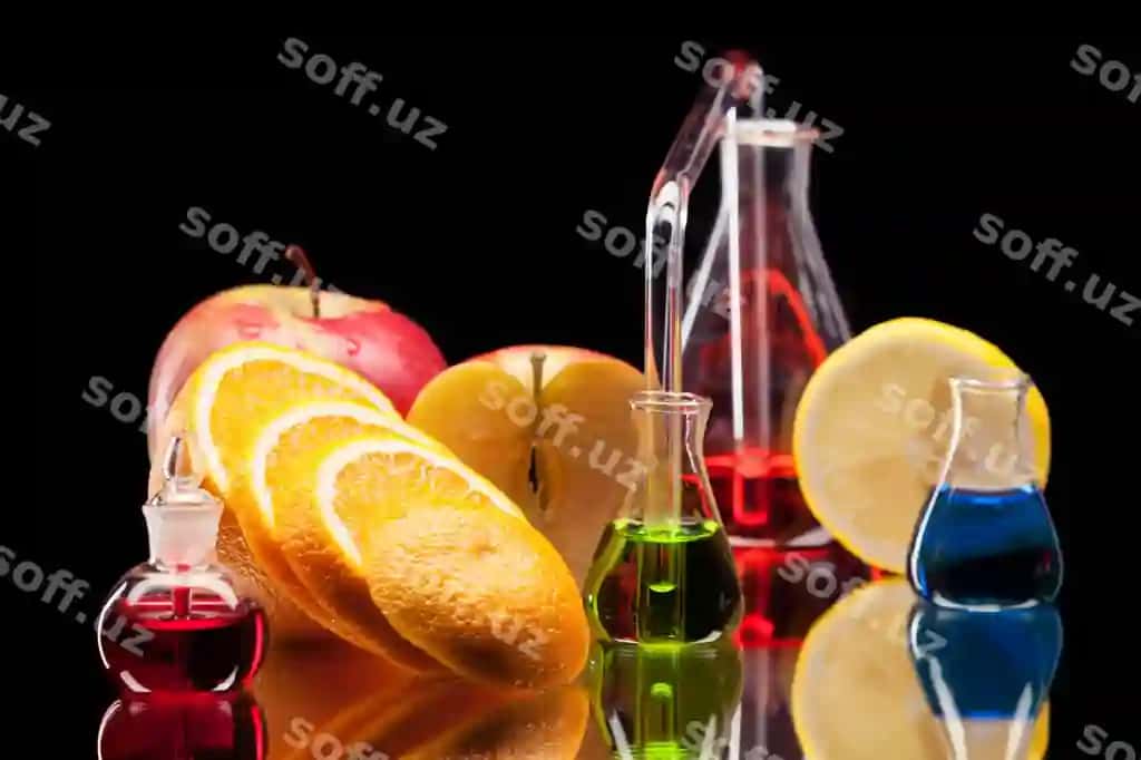 Suvli kombinatlar laboratoriya staklovka, rang-barang suvlari, mevalar va qora fonda | Still life laboratory glassware with colorful liquids fruits black background