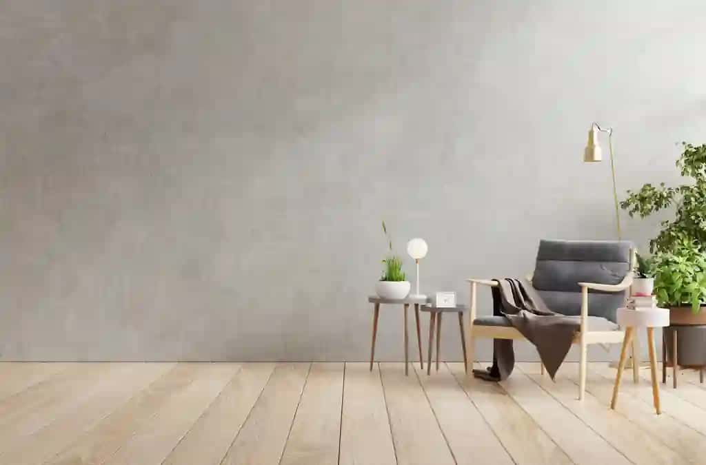Uyning devoriga qarshi bo'sh stullar stoli | Empty chairs table against wall home