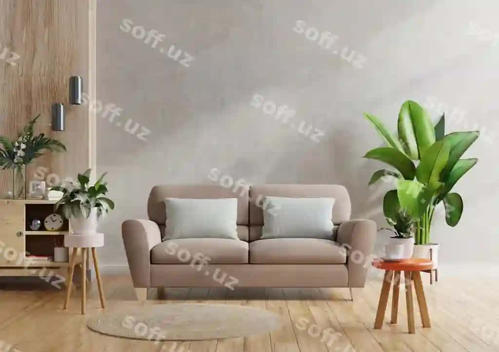 Jigarrang divan, yumsho'q stol, yashash xonasining ichki dekoratsiyasi o'simlik bilan beton devor | Brown sofa wooden table living room interior with plant concrete wall