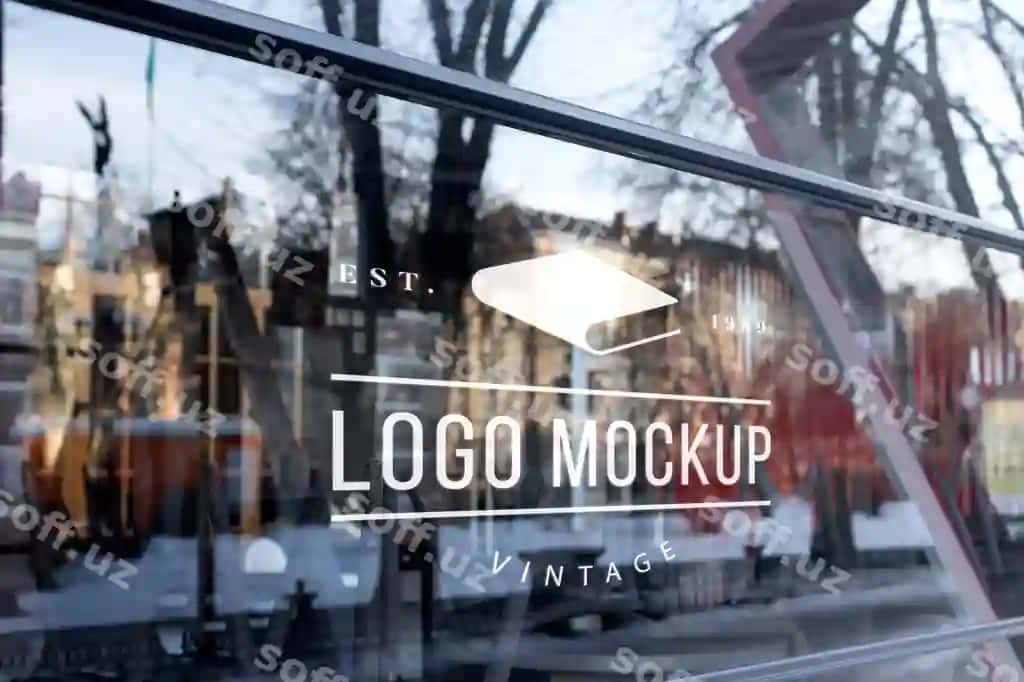 Sheriq qozon oynasi biznes logotipi mock up bilan | Clear glass window with business logo mock up