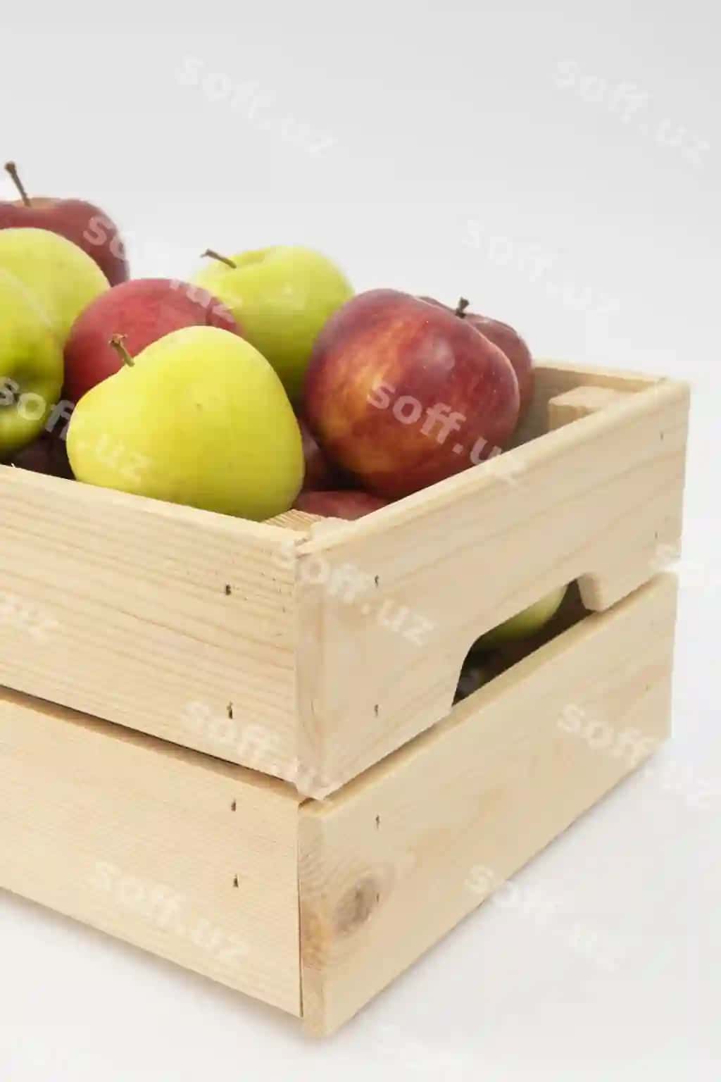 Yangi uzilgan mevalar qutisi maket dizayni | Fresh fruit box mockup design
