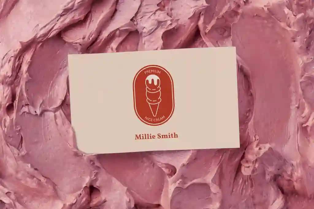 Shirin vizitka maketi PSD pushti muzli tekstura | Dessert business card mockup psd pink frosting texture