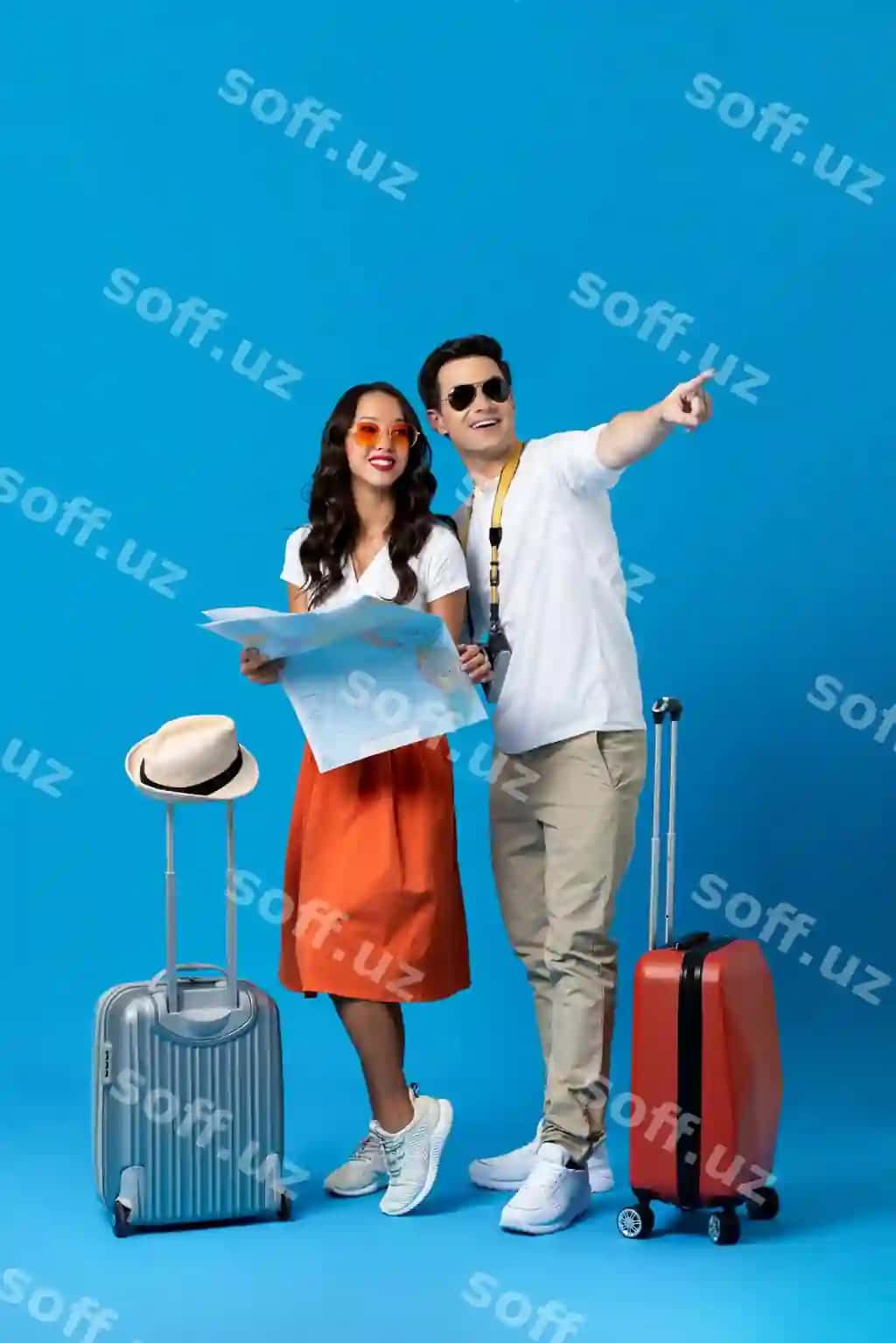 Turist juftlik bagaj bilan | Tourist couple with baggage