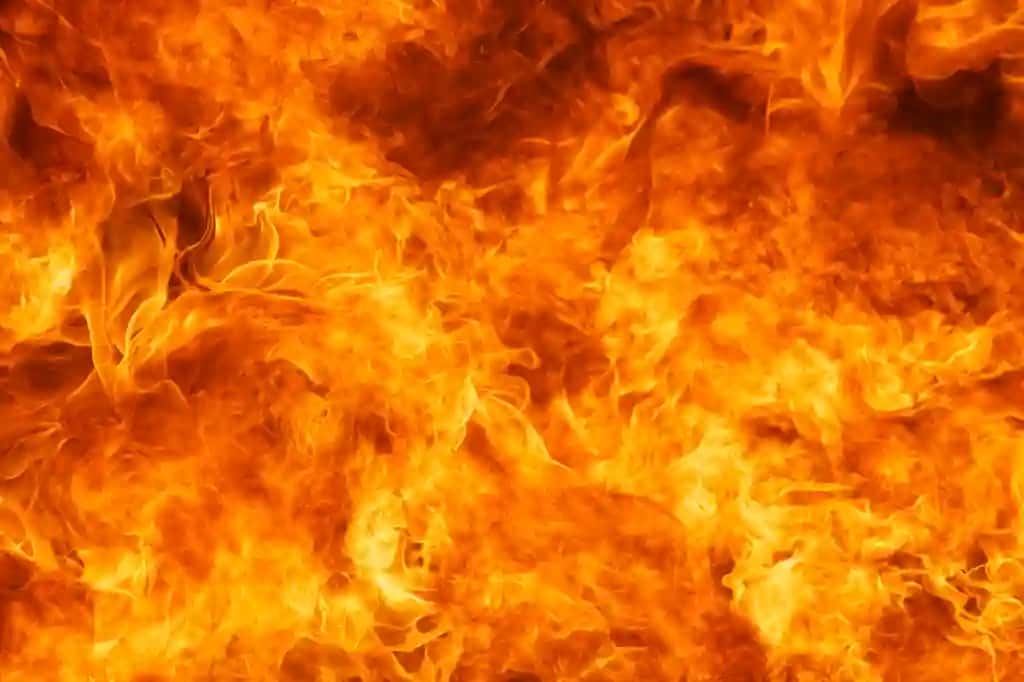 Olovli olov alangasi teksturali fon | Blaze fire flame texture background