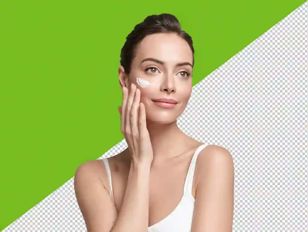 Yuz kremini qo'llagan ayol shaffof fon png | Woman applying facial cream isolated transparent background png
