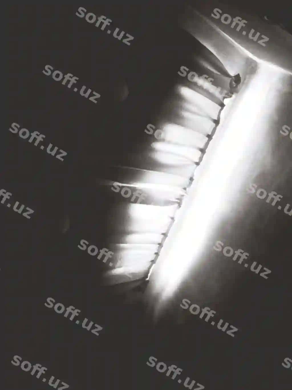 Yaqindan yoritilgan ko'cha chiroqchasi | Close up illuminated street light