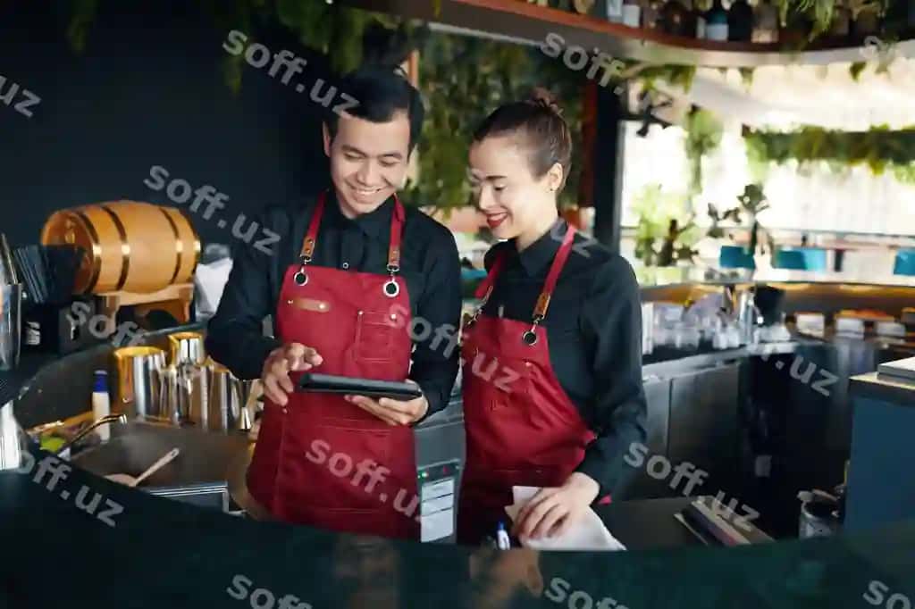 Barmenlar buyurtmalarni tekshirish plansheti | Bartenders checking orders tablet