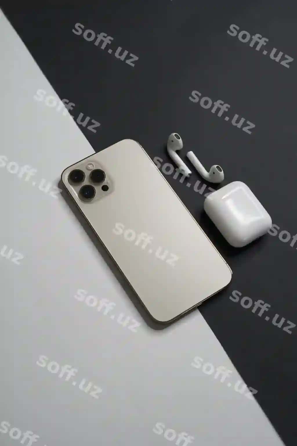 Eshitish vositasi bilan jihozlangan hashamatli taqdimot smartfoni | Luxury presentation smartphone with headphones