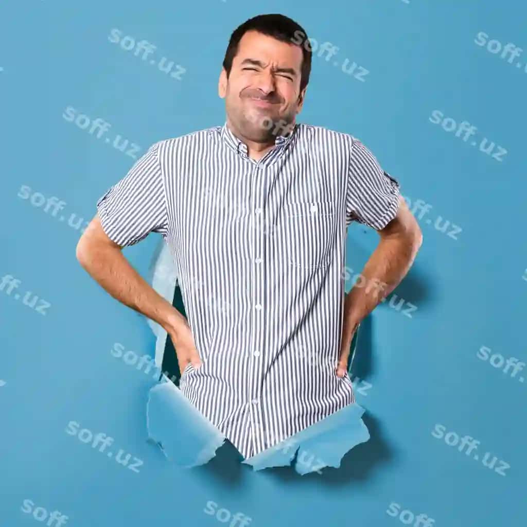 Chiroyli erkak qog'oz devoridan o'tgan orqaqi og'rig'i bilan | Handsome man with back pain through paper hole