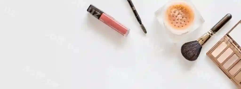 Veb baner kosmetikalar bilan | Web banner with cosmetics