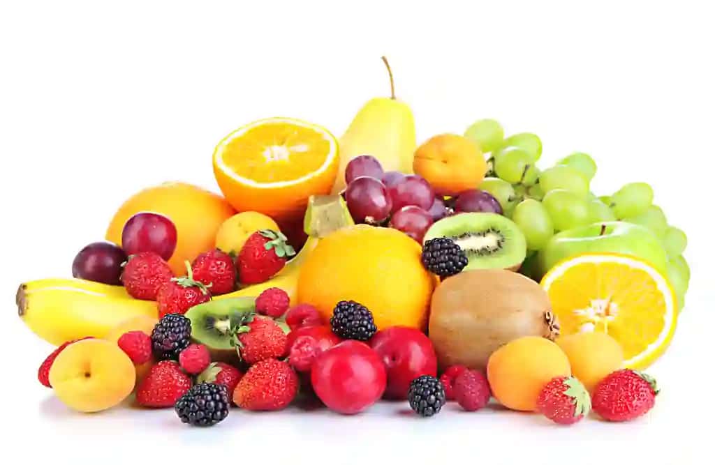 Yangi uzilgan mevalar rezavorlar oq izolyatsiya qilingan | Fresh fruits berries isolated white