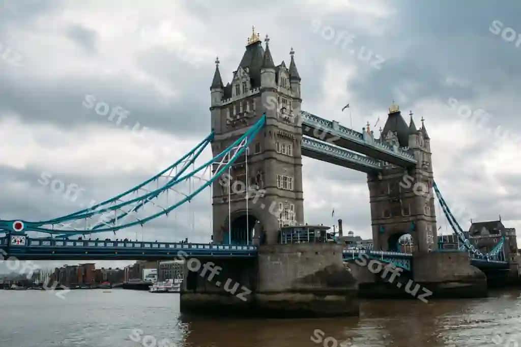 Ko'rinish ko'prig' daryo bulutli osmon qarshi | View bridge river against cloudy sky