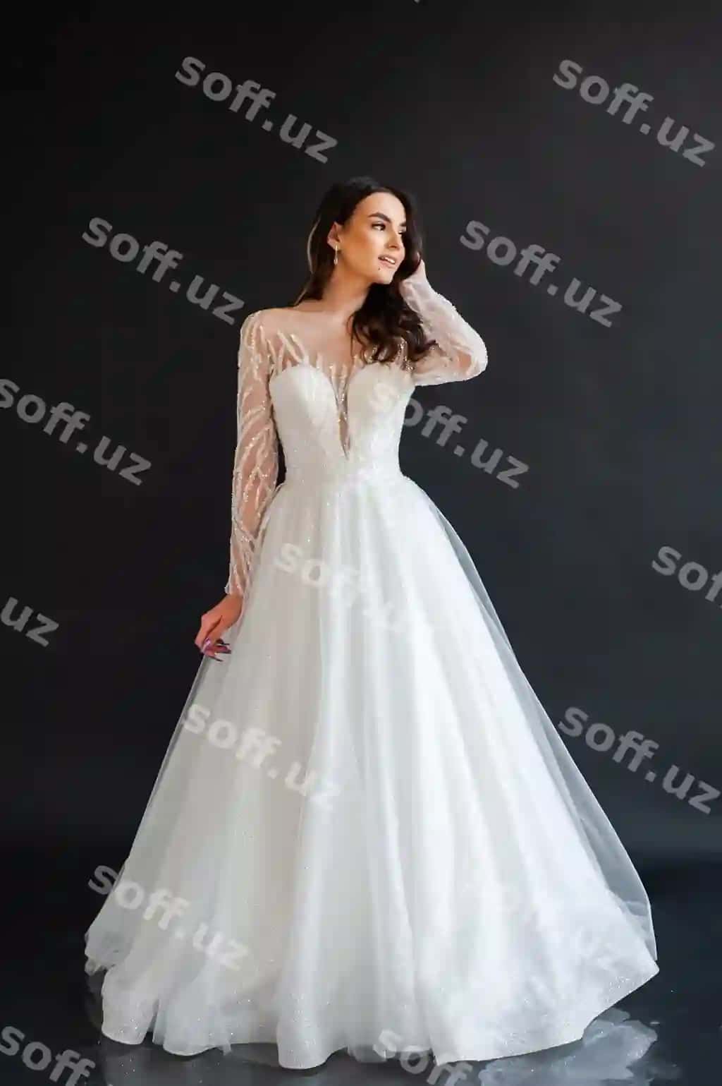 Chiroyli brat qadrli oq tur uchun kiygi tulle korset bog'lashi bilan uzun chiroyli soch | Beautiful bride magnificent white wedding dress tulle with corset lacing long beauty hai