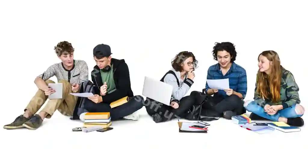 Birgalikda o'qiyotgan guruh talabalari | Group students studying together