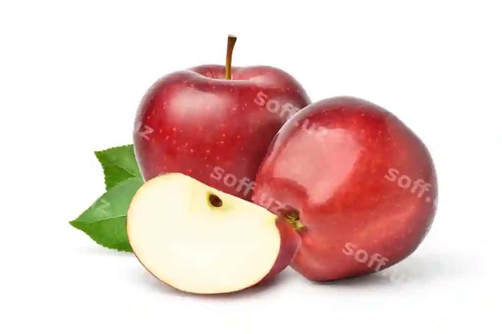 Yangi qizil olma meva kesilgan yashil barglar bilan ajraltirilgan oq fonda | Fresh red apple fruit with sliced green leaves isolated white background