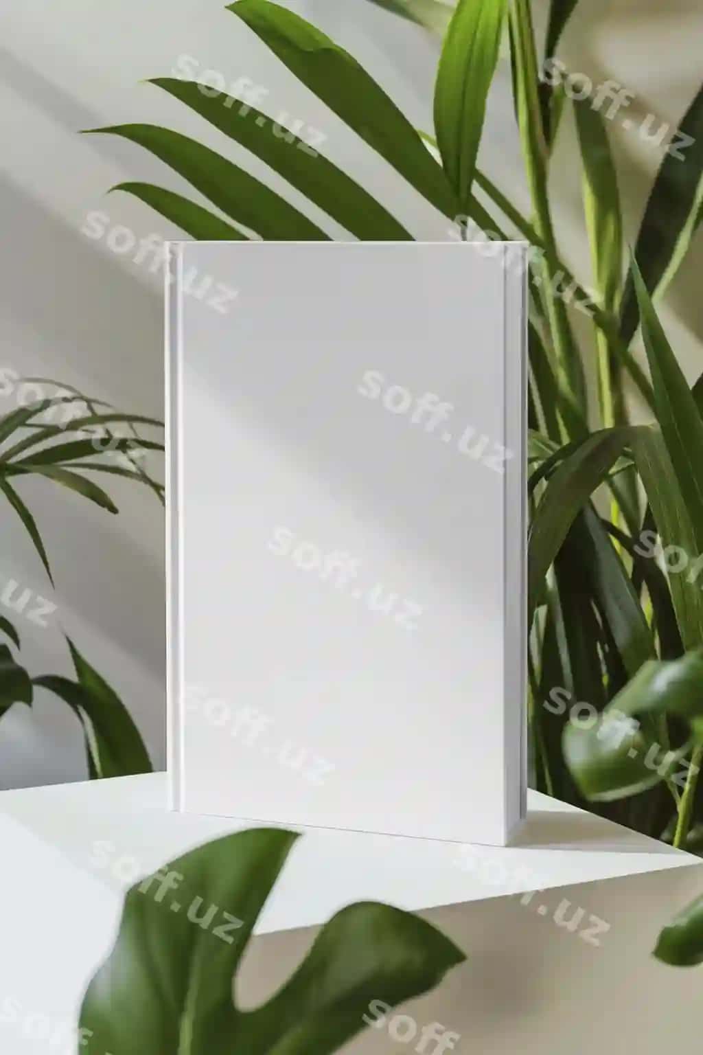 Kitob namunasi tabiat elementlari bilan | Book mockup with nature elements