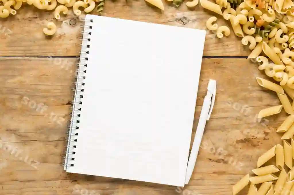 Flatsay italiy ovqat daftar modeli | Flat lay italian food notebook mock up