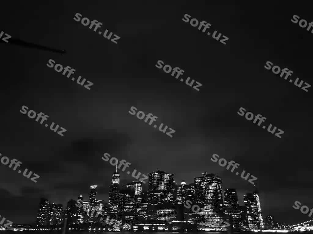 Yorqin binolar shahar kecha osmonda | Illuminated buildings city against sky night