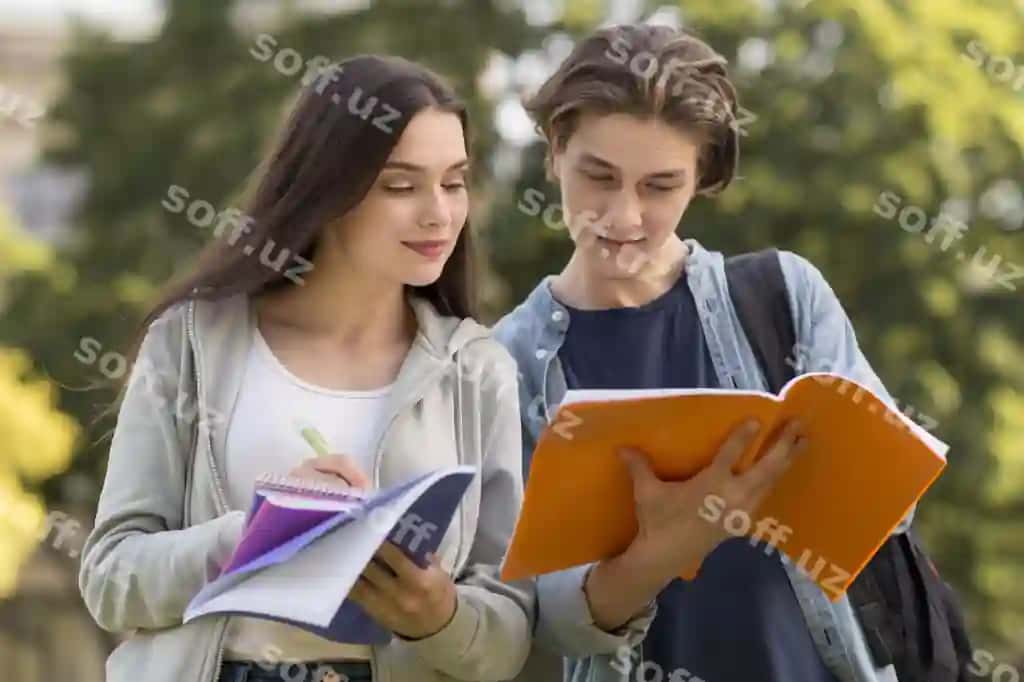 O'smirlar loyiha kampusini muhokama qilish. | Teenagers discussing project campus