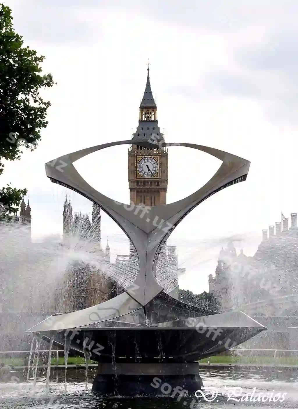 Shamol shahri Big Ben minorasiga qarshi bulutli osmon | Fountain city against big ben tower cloudy sky