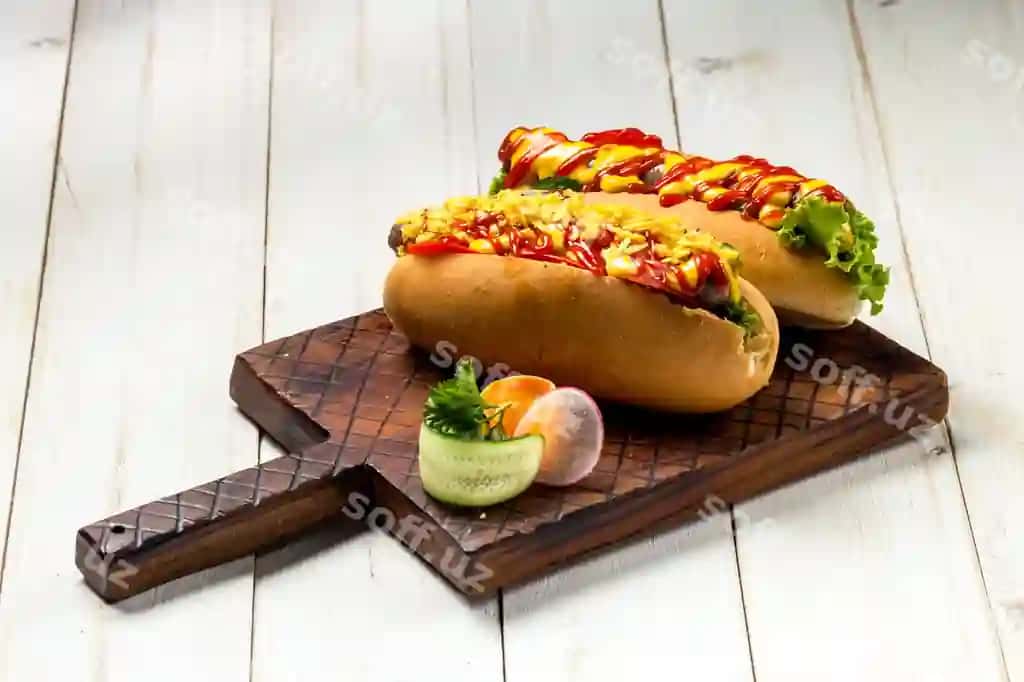 Mazali ikki hot dog ketchup va mustard bilan | Delicious two hot dogs with ketchup mustard