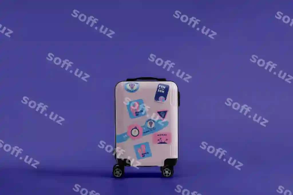 Bagaj namunasi nakleykalar bilan ko'rish | View luggage mock up with stickers