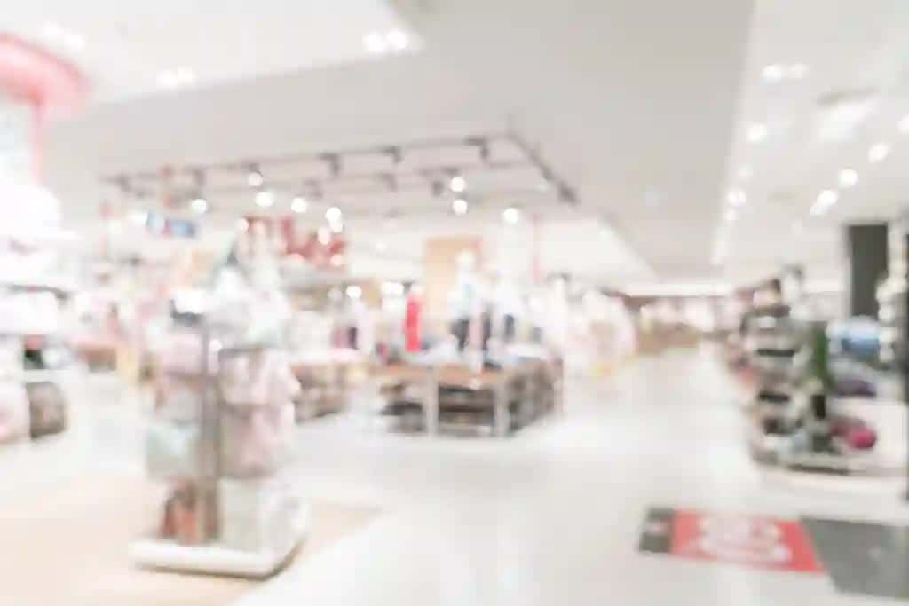 Mavhum xiralik hashamatli chakana savdo do'koni savdo markazi | Abstract blur luxury retail store shopping mall