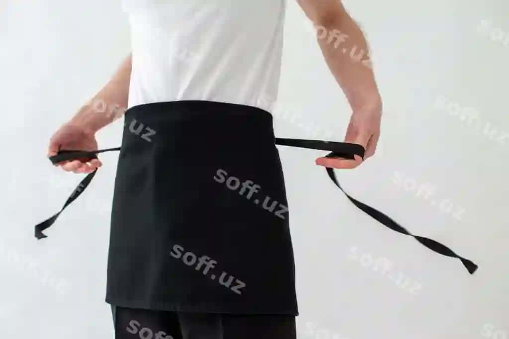 Erkak ofitsiant fartuk kiyib dizayn namunasi | Male waiter wearing apron design mock up