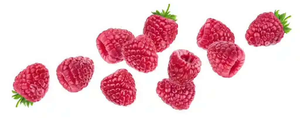 Marta ajraltirilgan oq fonda | Raspberry isolated white background