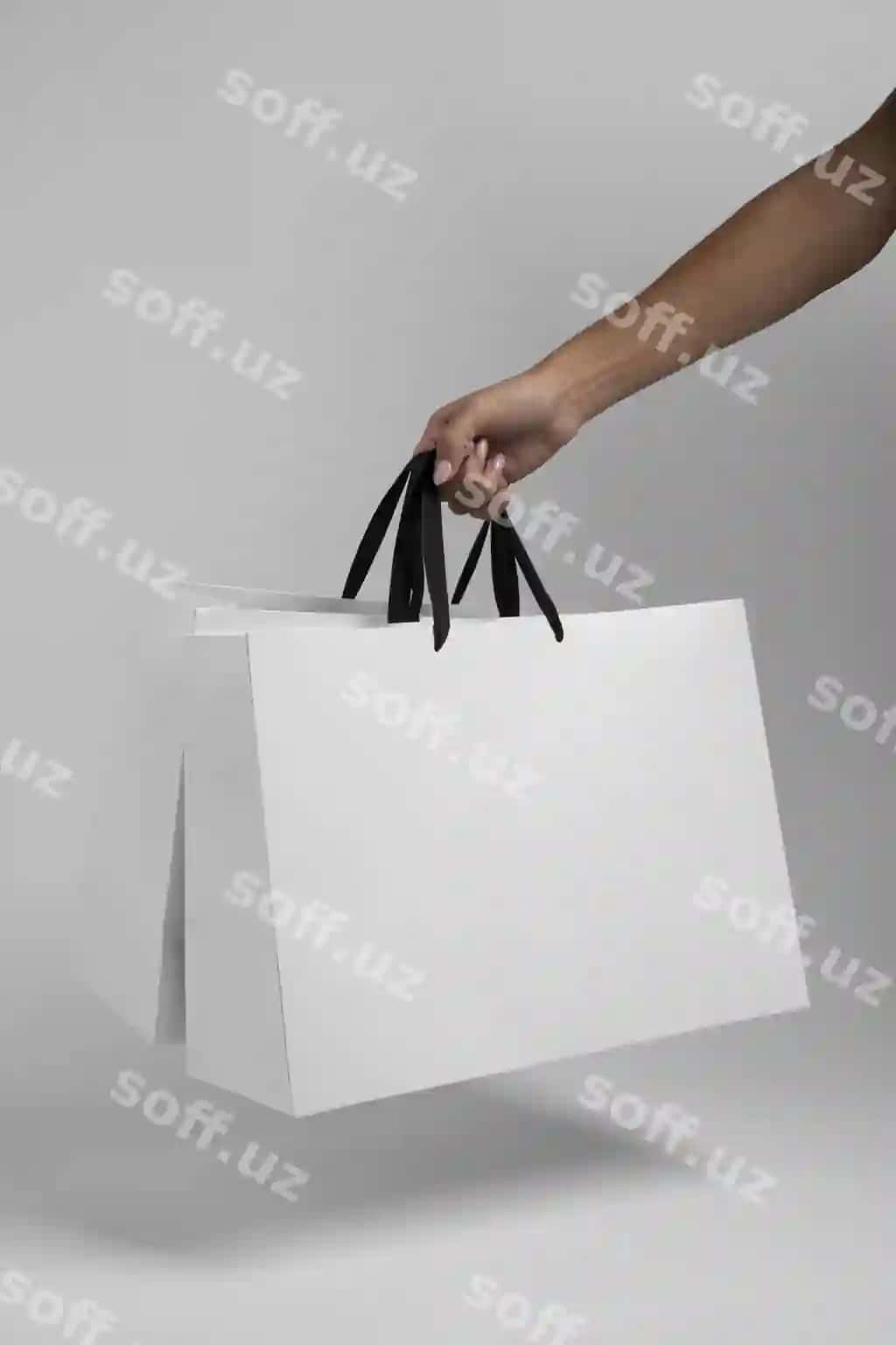 Hashamatli xarid qilish paketlari maketi | Luxury shopping bags mockup