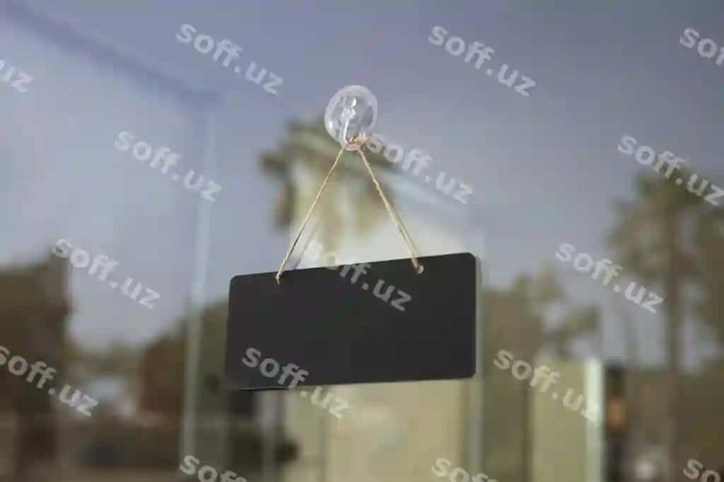 Doska belgisi maket do'kon oynasi | Blackboard sign mockup shop window