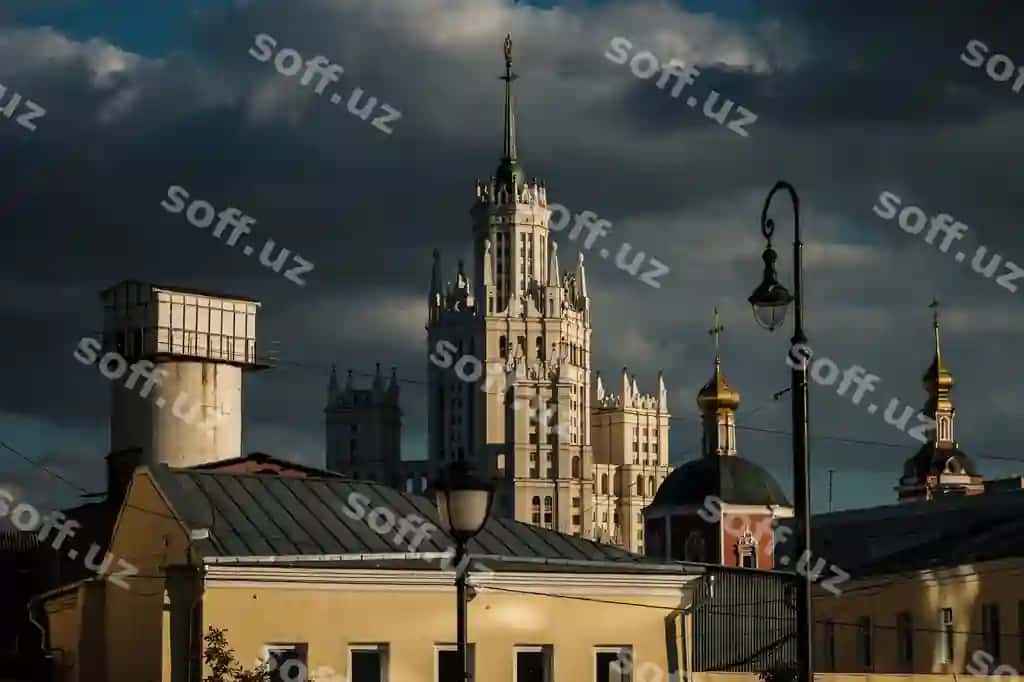 Baland yashilish binosi Kotelnicheskaya daryo kengashligi Moskva daryosi | Tall residential building kotelnicheskaya embankment moscow river