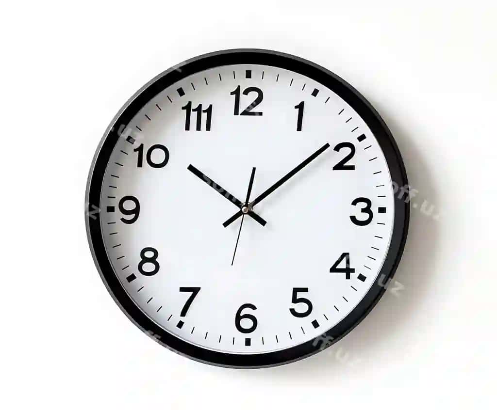 Elegant to'plam vintaj, zamonaviy va klassik soatlar o'z ichiga analoq signal soatlari kirgan | Elegant collection vintage modern classic timepieces featuring analog alarm clocks