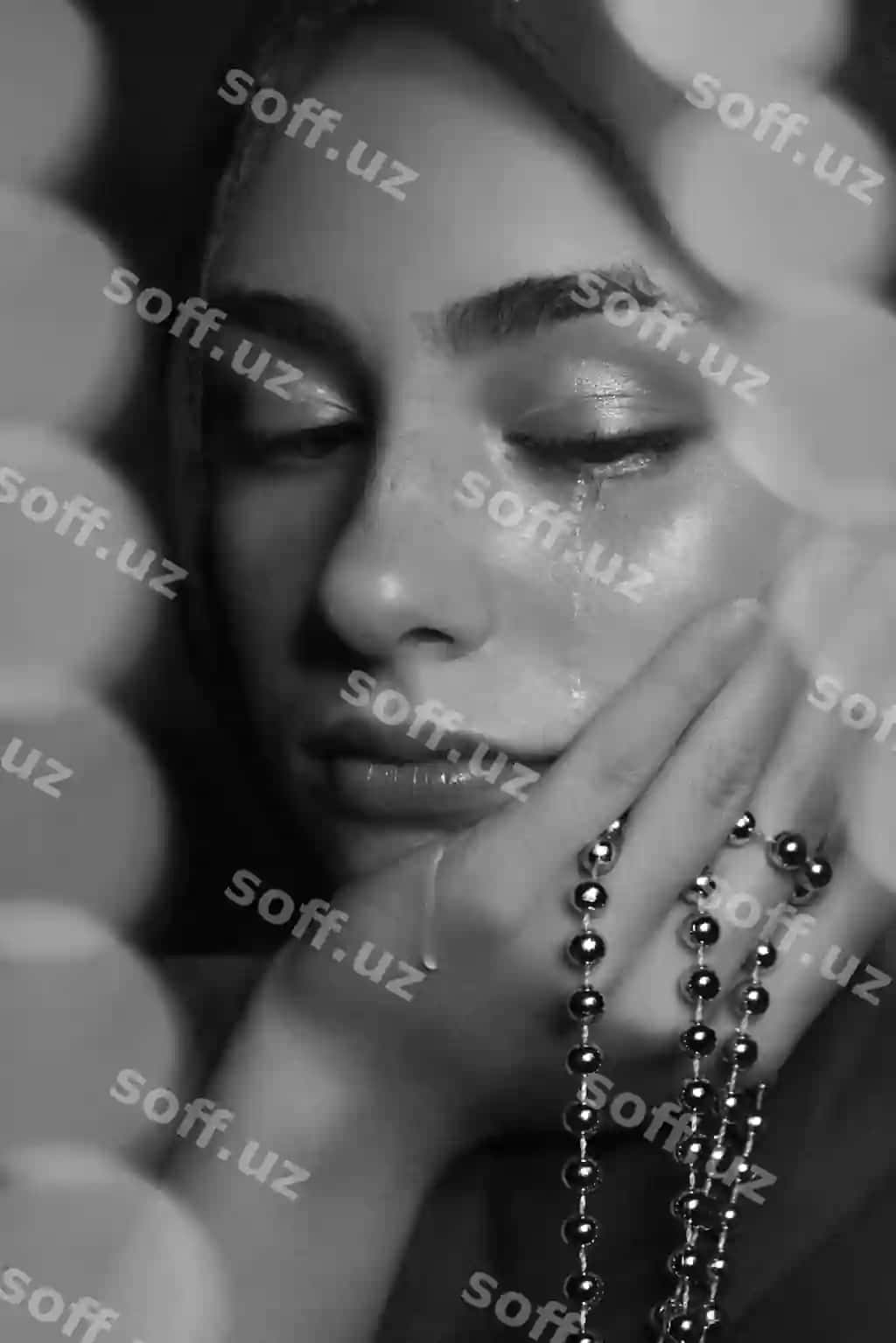 Klose-up yosh ayol | Close up young woman