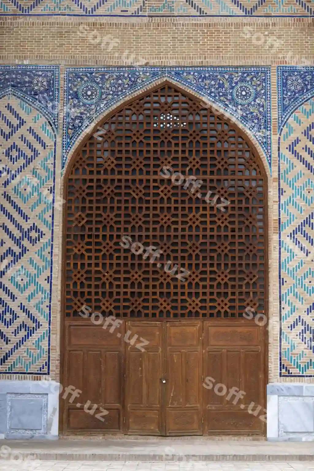 Naqshli vintage yog'och eshik | Vintage wooden door with pattern it
