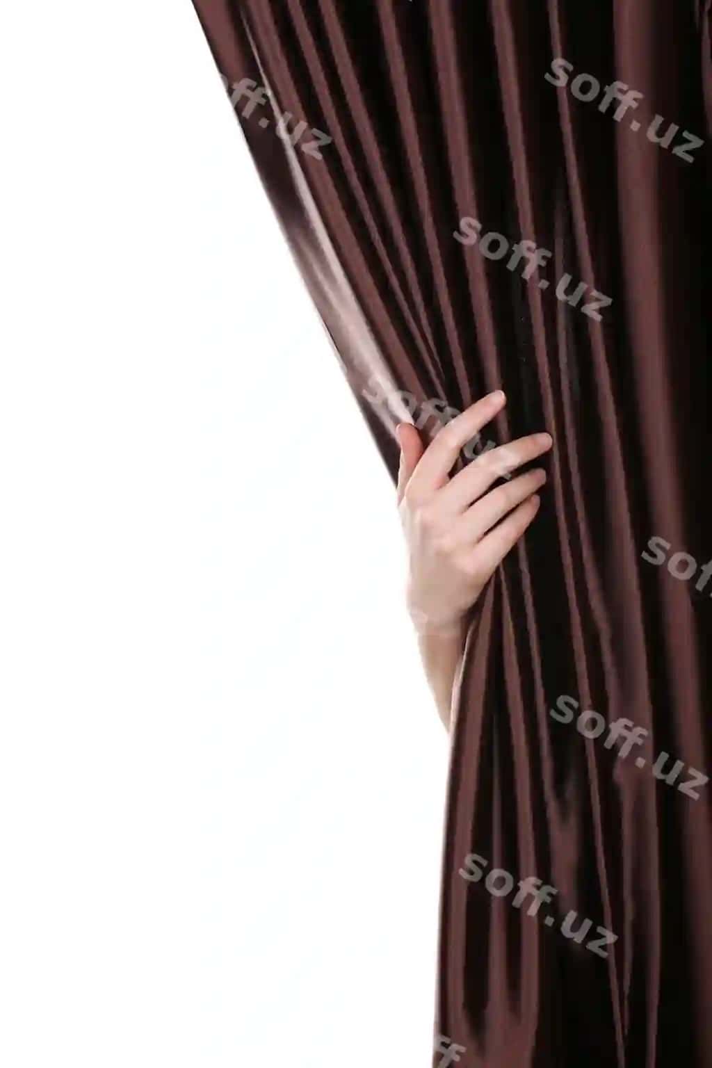 Qo'l pardani ochish ayrim oq | Hand opening curtain isolated white